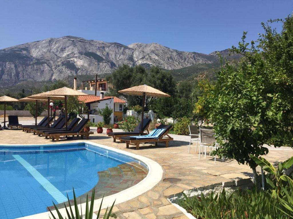 Anastasia Apartments Kampos Marathokampou Екстер'єр фото