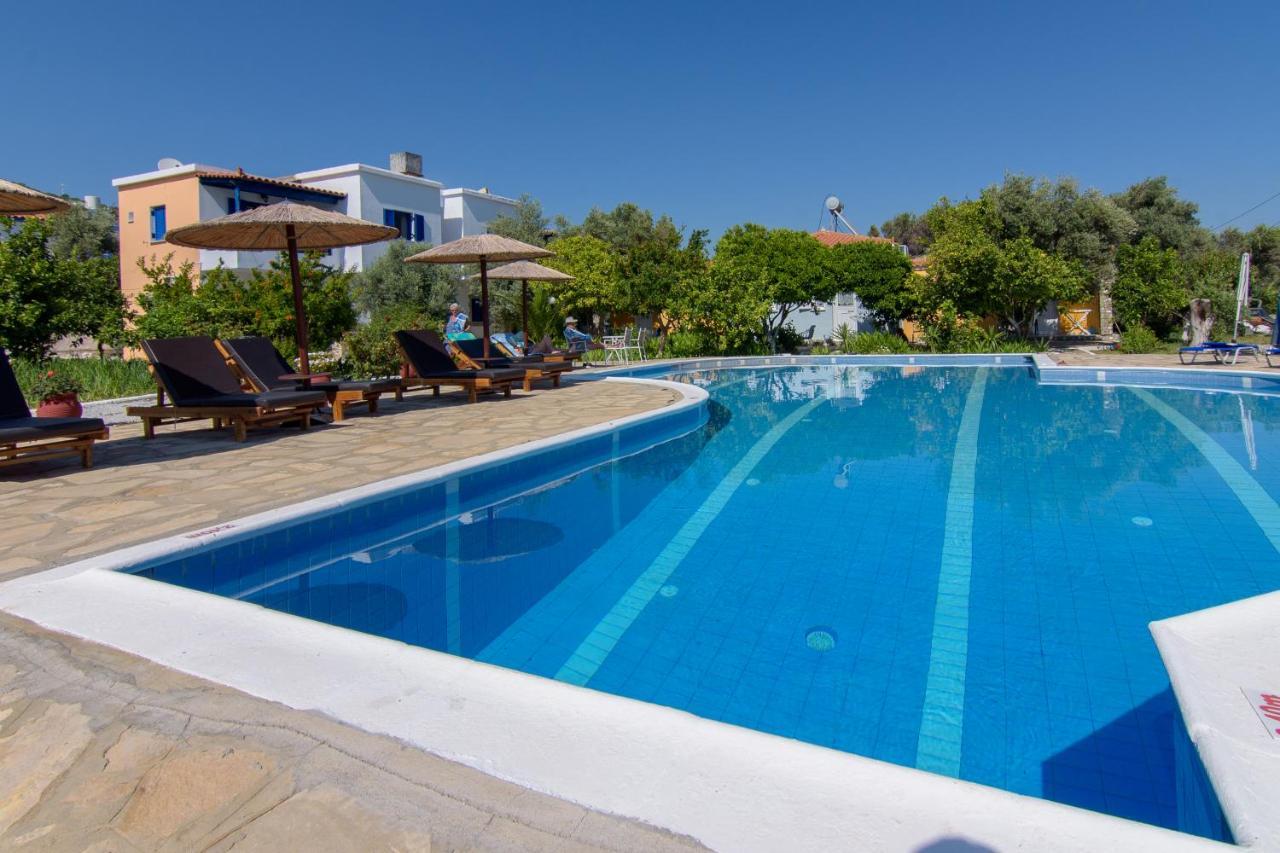 Anastasia Apartments Kampos Marathokampou Екстер'єр фото